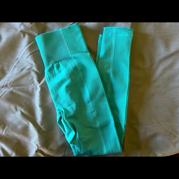 GYMSHARK ULTRA SEAMLESS LEGGINGS SIZE MEDIUM - Picture 1 of 5